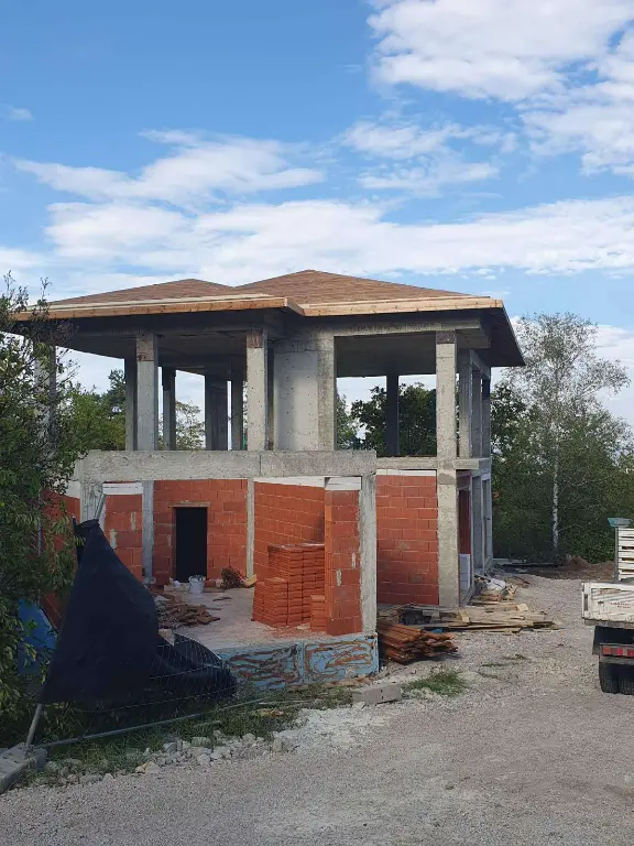 Галерия: 3 от ремонт на покриви – снимка Иван Янев