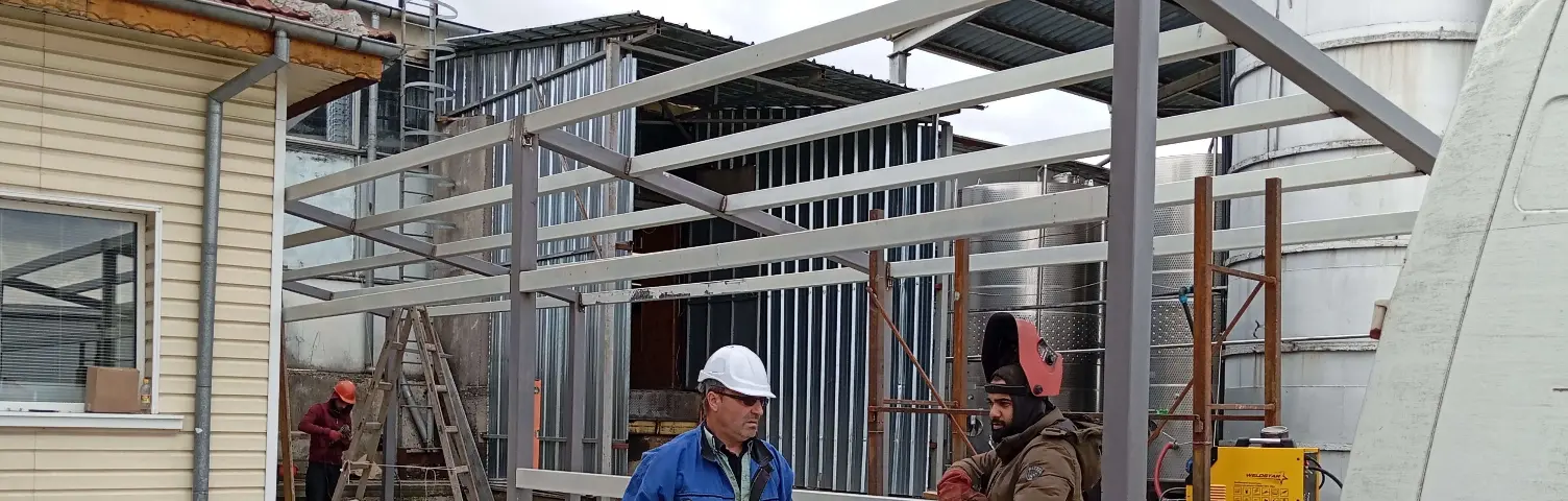 порти и огради монтаж професионална услуга от Паскал Паскалев Снимка на Паскал Паскалев, предлагащ порти и огради монтаж